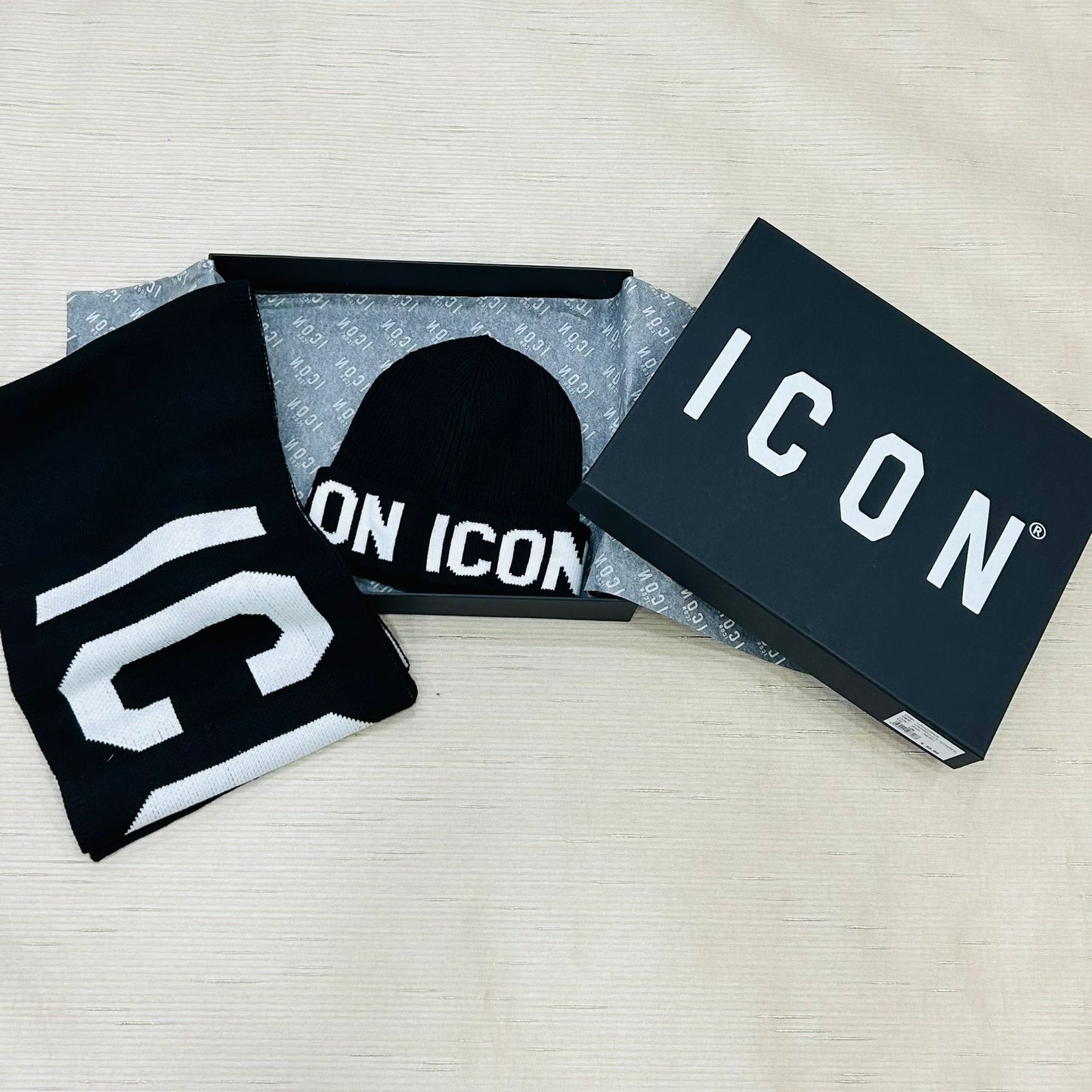 set cappello e sciarpa ICON