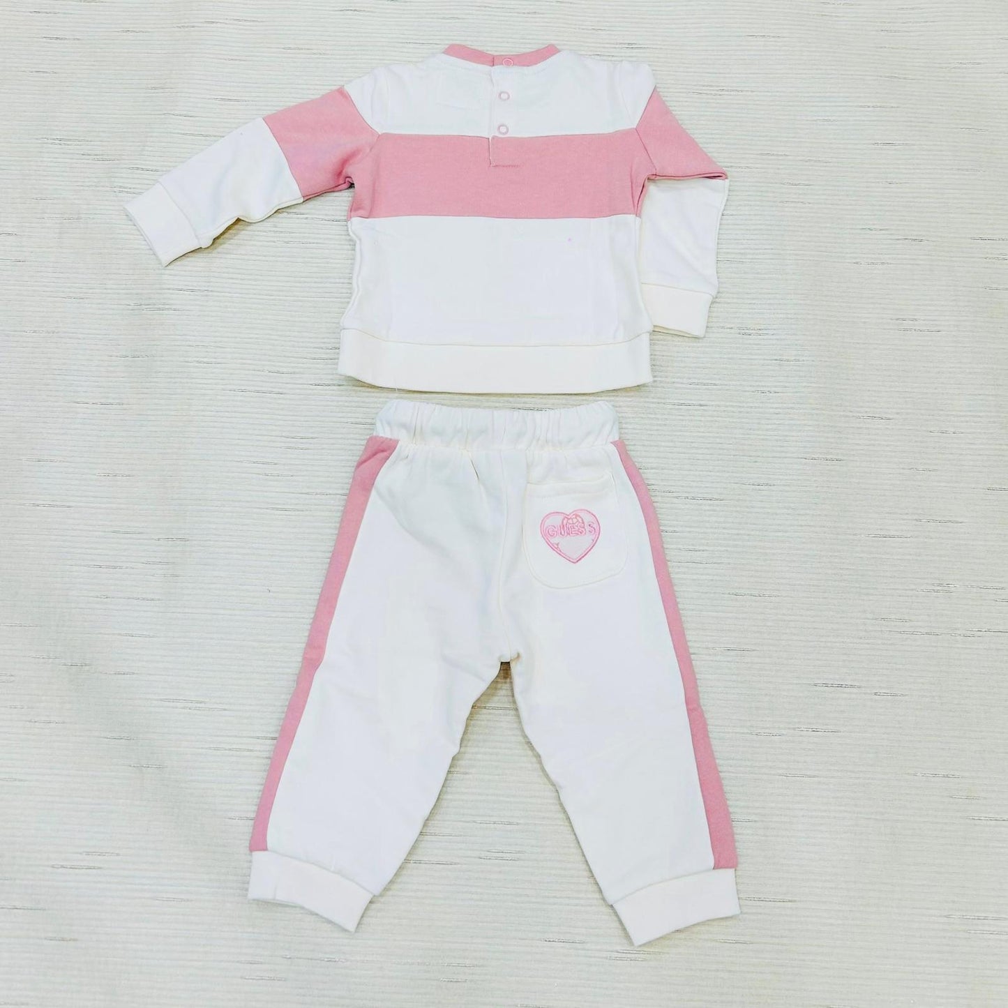 Completo GUESS